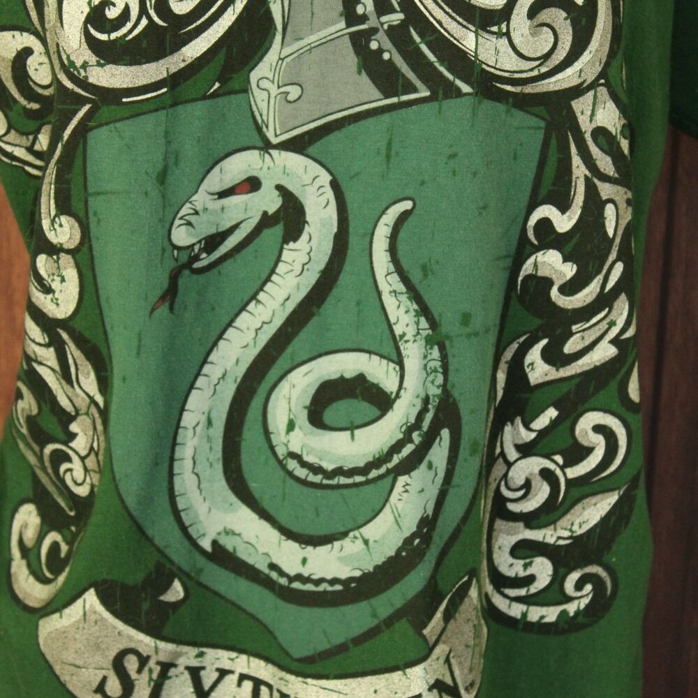 Harry Potter Shop at Platform 9 3/4 Official T shirt, Size M Slytherin Green - Picture 3 of 10
